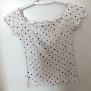 HOLLISTER, size S, colour white w/black